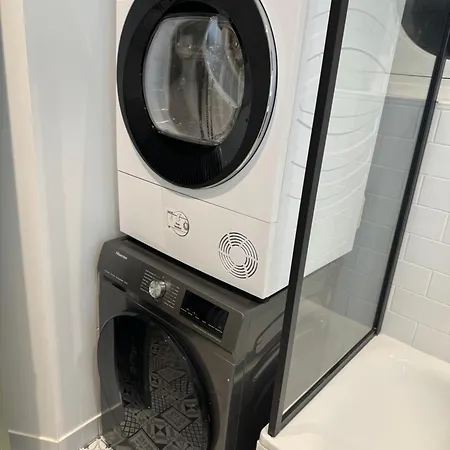 L'escale Versaillaise By Vyvea *